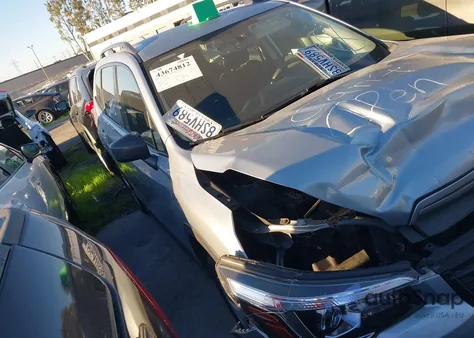 2020 Subaru Forester z USA, uszkodzony, nr VIN JF2SKADC1LH526240